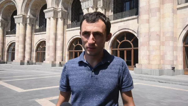 Кого видят ереванцы на посту мэра, и какую проблему предлагают ему решить Кого видят ереванцы на посту мэра, и какую проблему предлагают ему решить - Sputnik Армения
