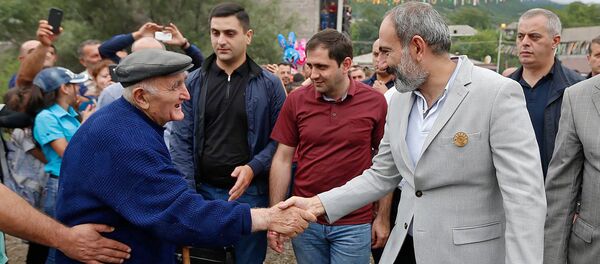 Рабочий визит премьер-министра Армении Никола Пашиняна в Тавушскую область (11 августа 2018) Агарцин Рабочий визит премьер-министра Армении Никола Пашиняна в Тавушскую область (11 августа 2018) Агарцин - Sputnik Արմենիա