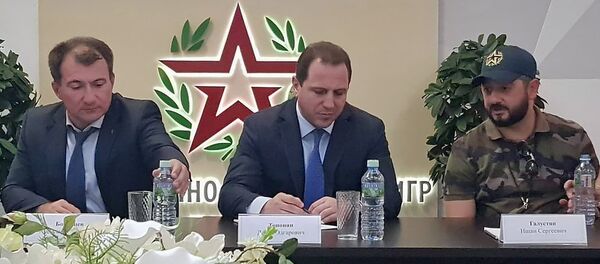 Министр обороны Армении Давид Тоноян прибыл в Москву для участия в торжественной церемонии закрытия «Армейских международных игр-2018» (11 августа 2018). Москва - Sputnik Армения