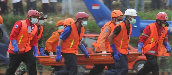 Поисковая операция на месте крушения лайнера Sukhoi SuperJet-100, Индонезия Поисковая операция на месте крушения лайнера Sukhoi SuperJet-100, Индонезия - Sputnik Армения