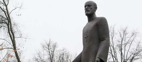 Памятник Комитасу в Камском саду в Петербурге. (скульптор Л. Бейбутян, архитектор М. Атоянц) - Sputnik Армения