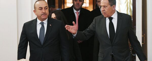 Министр иностранных дел России Сергей Лавров и министр иностранных дел Турции Мевлют Чавушоглу - Sputnik Армения