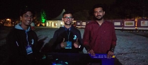 Индийский стартап Pakit на конкурсе Sevan Startup Summit 2018 Индийский стартап Pakit на конкурсе Sevan Startup Summit 2018 - Sputnik Армения