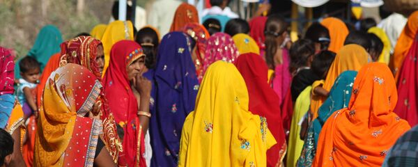Индийские женщины в национальной одежде - Sputnik Армения