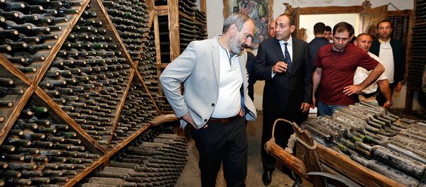 Рабочий визит премьер-министра Армении Никола Пашиняна в Тавушскую область (11 августа 2018). Иджеван Рабочий визит премьер-министра Армении Никола Пашиняна в Тавушскую область (11 августа 2018). Иджеван - Sputnik Армения