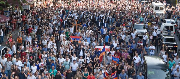 Шествие к стодневке Никола Пашиняна на посту премьер-министра Армении (17 августа 2018). Еревaн Шествие к стодневке Никола Пашиняна на посту премьер-министра Армении (17 августа 2018). Еревaн - Sputnik Արմենիա