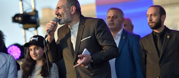 Митинг к стодневке Никола Пашиняна на посту премьер-министра Армении (17 августа 2018). Еревaн Митинг к стодневке Никола Пашиняна на посту премьер-министра Армении (17 августа 2018). Еревaн - Sputnik Արմենիա