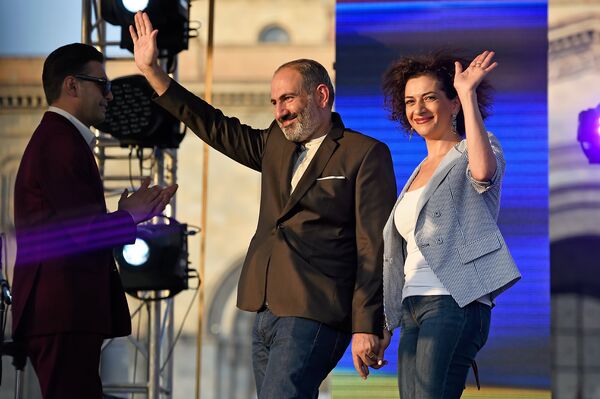 Митинг к стодневке Никола Пашиняна на посту премьер-министра Армении (17 августа 2018). Еревaн - Sputnik Армения