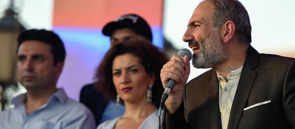 Митинг к стодневке Никола Пашиняна на посту премьер-министра Армении (17 августа 2018). Еревaн Митинг к стодневке Никола Пашиняна на посту премьер-министра Армении (17 августа 2018). Еревaн - Sputnik Արմենիա