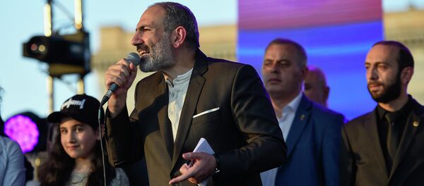 Митинг к стодневке Никола Пашиняна на посту премьер-министра Армении (17 августа 2018). Еревaн - Sputnik Արմենիա