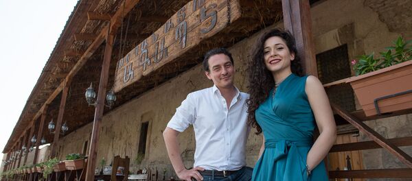 Владельцы трапезной Агапэ Мариам Торосян и Акоп Акопян - Sputnik Армения