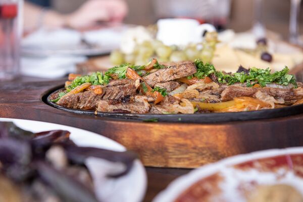 Врач-диетолог рассказала, почему вредно есть жареное Врач-диетолог рассказала, почему вредно есть жареное - Sputnik Армения