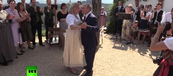 Путин посетил свадьбу главы МИД Австрии Путин посетил свадьбу главы МИД Австрии - Sputnik Արմենիա