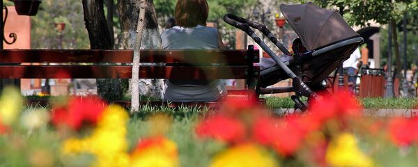 В парке, на скамье - Sputnik Արմենիա