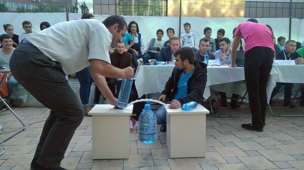 Воспитанники ArMath представили напечатанный на 3D принтере пластмасовый мост  - Sputnik Армения