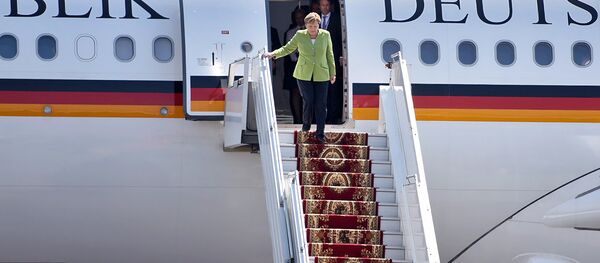 Канцлер Германии Ангела Меркель прибыла в Ереван (24 августа 2018). Аэропорт Звартноц - Sputnik Армения