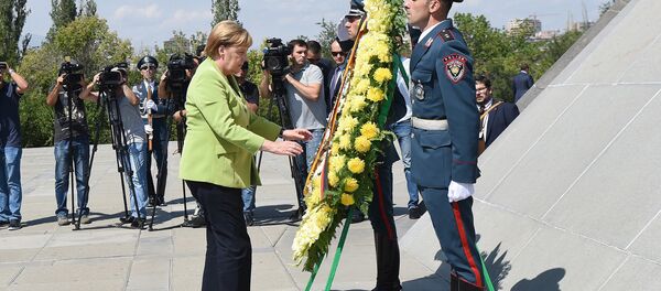 Канцлер Германии Ангела Меркель посетила Цицернакаберд (24 августа 2018). Еревaн - Sputnik Армения