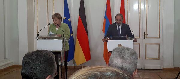 Совместная пресс-конференция премьер-министра Армении Никола Пашиняна и канцлера Германии Ангелы Меркель (24 августа 2018). Еревaн - Sputnik Армения