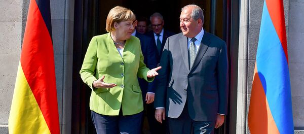 Встреча Президента Армении Армена Саркисяна и канцлера Германии Ангелы Меркель (24 августа 2018). Еревaн Встреча Президента Армении Армена Саркисяна и канцлера Германии Ангелы Меркель (24 августа 2018). Еревaн - Sputnik Армения