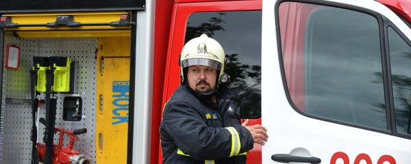 Сотрудник МЧС России - Sputnik Армения