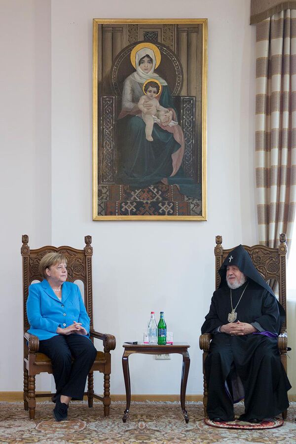 Канцлер Германии Ангела Меркель посетила Цвятой Эчмиадзин (25 августа 2018). Вагаршапат - Sputnik Армения