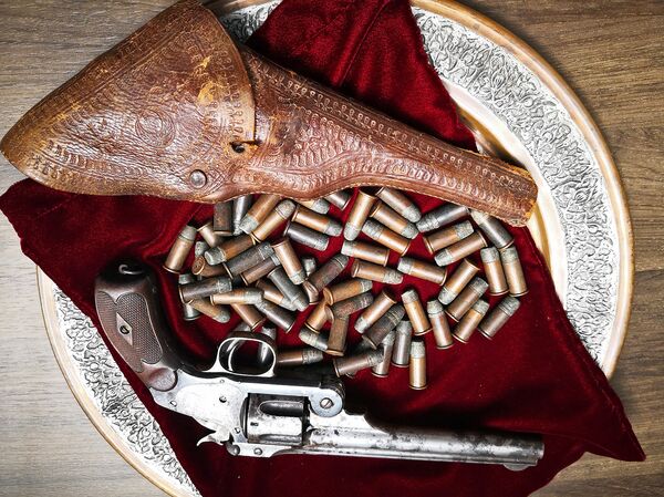 Револьвер, подаренный музею-институту Геноцида армян - Sputnik Армения