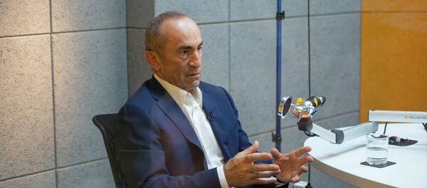 Второй президент Республики Армения Роберт Кочарян в гостях у Sputnik Армения Второй президент Республики Армения Роберт Кочарян в гостях у Sputnik Армения - Sputnik Արմենիա