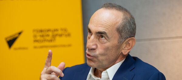 Второй президент Республики Армения Роберт Кочарян в гостях у Sputnik Армения Второй президент Республики Армения Роберт Кочарян в гостях у Sputnik Армения - Sputnik Армения