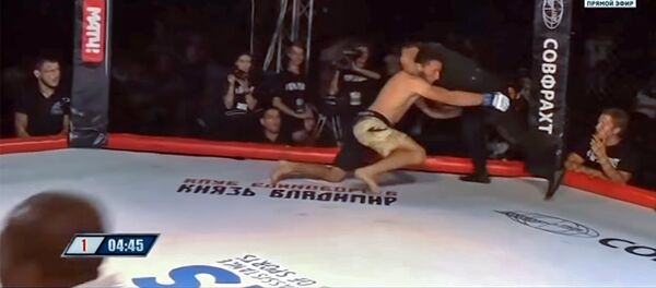 Матч Рената Лятифова против Карло Капут Матч Рената Лятифова против Карло Капут - Sputnik Армения