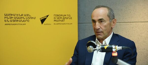 Второй президент Армении Роберт Кочарян в эксклюзивном интервью Sputnik Армения отвечает на вопрос об армяно-российских отношениях Второй президент Армении Роберт Кочарян в эксклюзивном интервью Sputnik Армения отвечает на вопрос об армяно-российских отношениях - Sputnik Армения