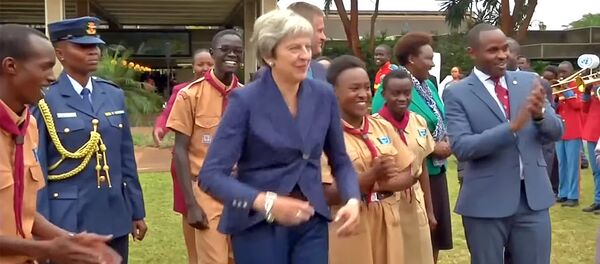 Тереза Мэй станцевала на бис - Sputnik Армения