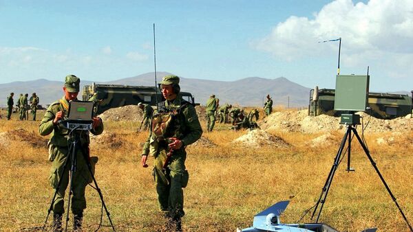 Связисты ЮВО в горах Армении применили беспилотники для увеличения дальности связи - Sputnik Армения