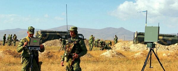 Связисты ЮВО в горах Армении применили беспилотники для увеличения дальности связи - Sputnik Армения