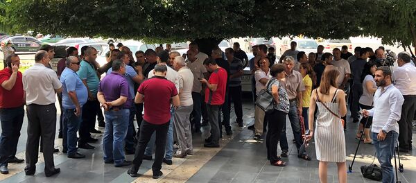 Акция протеста перед Домом правительства (3 сентября 2018). Еревaн Акция протеста перед Домом правительства (3 сентября 2018). Еревaн - Sputnik Արմենիա