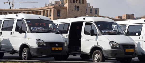 Акция протеста водителей маршрута Ереван - Армавир у Дома правительства (4 сентября 2018). Еревaн - Sputnik Армения