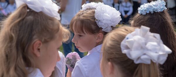 Школьницы в селе Фиолетово, Лори - Sputnik Армения