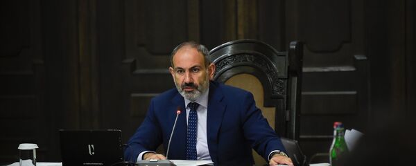 Премер министр Армении Никол Пашинян на заседании правительства (6 сентября 2018). Еревaн Премер министр Армении Никол Пашинян на заседании правительства (6 сентября 2018). Еревaн - Sputnik Արմենիա