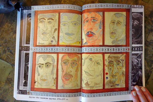 Коллаж Друзья (Мои-тюремные-друзья), созданный Параджановым во время второго тюремного заключения 1973 - 1977гг - Sputnik Армения