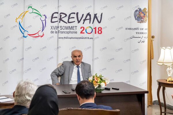 Иранская сторона не предлагала Армении более дешевого газа — посол Арташес Туманян Иранская сторона не предлагала Армении более дешевого газа — посол Арташес Туманян - Sputnik Армения