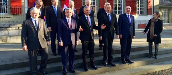 Встреча президентов Армении и Азербайджана Сержа Саргсяна и Ильхама Алиева Встреча президентов Армении и Азербайджана Сержа Саргсяна и Ильхама Алиева - Sputnik Армения