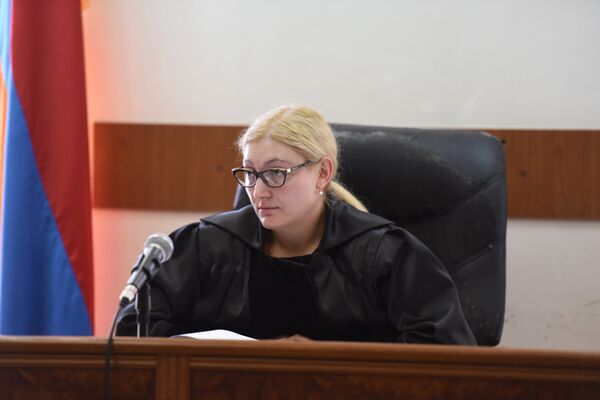 Судья Анна Данибекян на заседании по вопросу ареста Айка Саргсяна (7 сентября 2018). Ереван - Sputnik Армения