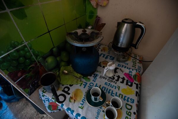 Комната, где проживает беженка из Азербайджана Егана Г. - Sputnik Արմենիա