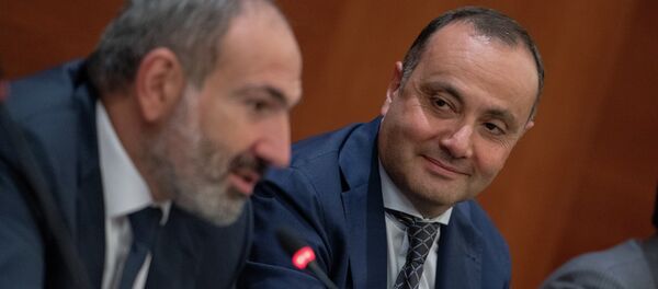 Премьер-министр Армении Никол Пашинян встретился с армянскими предпринимателями (8 сентября 2018). Москвa Премьер-министр Армении Никол Пашинян встретился с армянскими предпринимателями (8 сентября 2018). Москвa - Sputnik Արմենիա