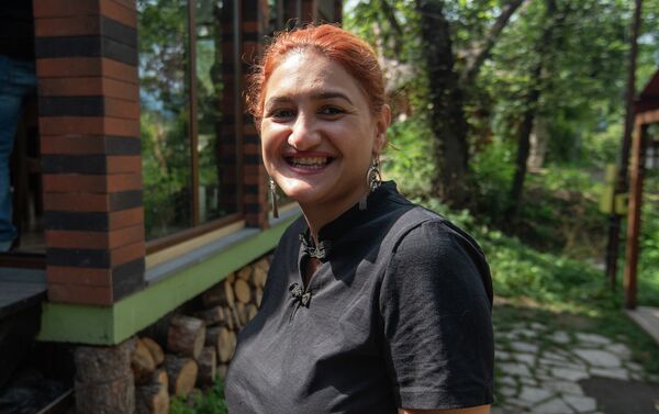 Сестра основательницы ресторана Кчуч в Дилижане Ася Аветисян - Sputnik Армения