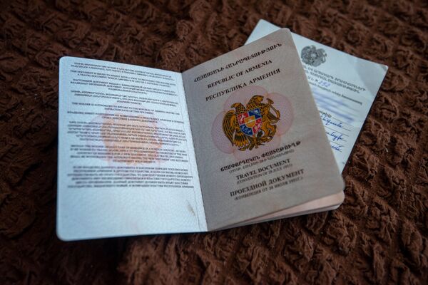 Проездной документ беженки из Азербайджана Еганы Г. - Sputnik Արմենիա