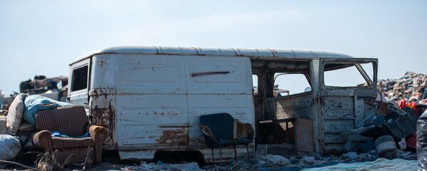 Мусорная свалка в Нубарашене - Sputnik Армения