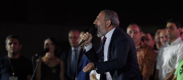 Никол Пашинян на предвыборном митинге Айка Марутяна (11 сентября 2018) Никол Пашинян на предвыборном митинге Айка Марутяна (11 сентября 2018) - Sputnik Արմենիա