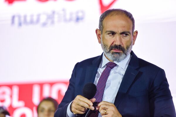 Ժամացույց, գուլպա, պիջակ... Փաշինյանը «Made in Аrmenia» պիտակով փողկապի է սպասում Ժամացույց, գուլպա, պիջակ... Փաշինյանը «Made in Аrmenia» պիտակով փողկապի է սպասում - Sputnik Արմենիա