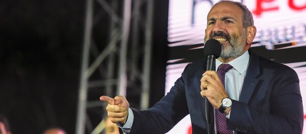 Никол Пашинян на предвыборном митинге Айка Марутяна (11 сентября 2018). Еревaн - Sputnik Армения