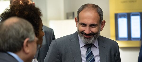 Премьер-министр Армении Никол Пашинян на форуме Франкофонии (12 сентября 2018) - Sputnik Армения